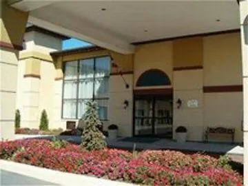 Holiday Inn Express Toronto Airport Area Mississauga 2*,  Canadá